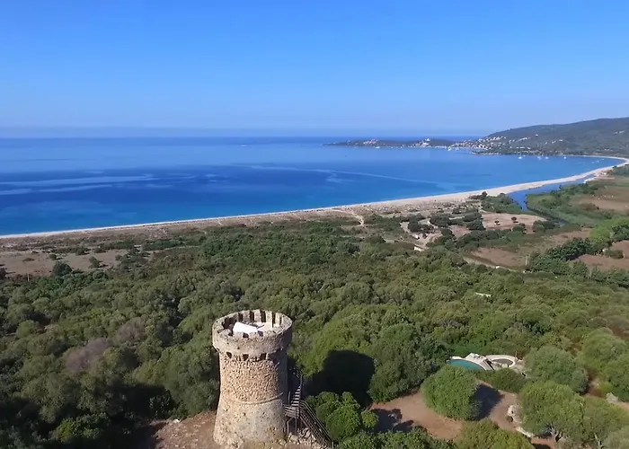 Hôtel de plage: Tour Génoise Micalona, Domaine de l'Oglisatru